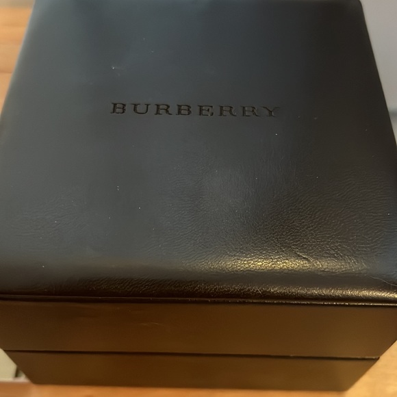 Burberry Ladies Luxury Adjustable Watch - Picture 8 of 11